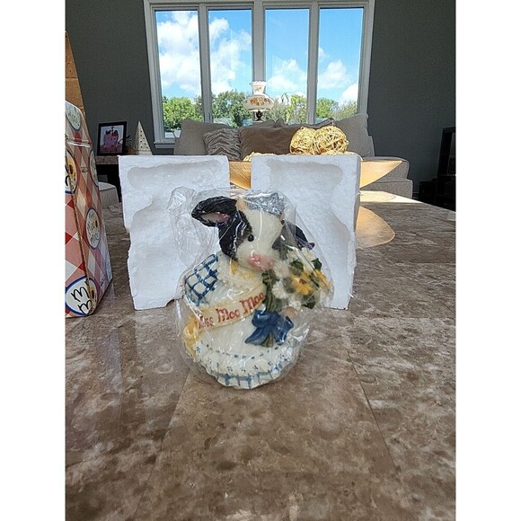 Enesco Other - Mary's Moo Moo 'Bovine Beauty' Miss Moo Moo Enesco Cow Figurine